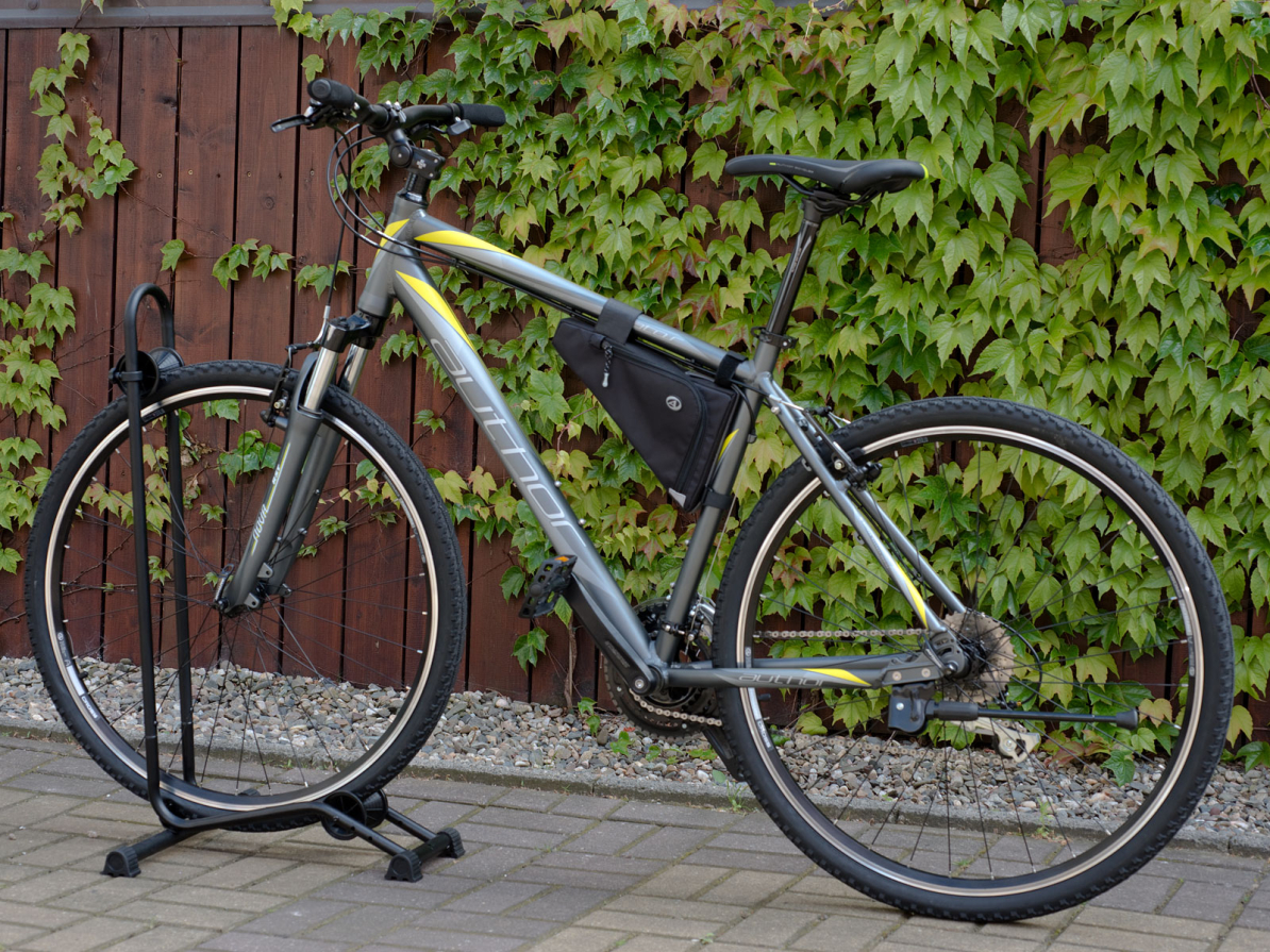 detail AUTHOR Stojan na kolo CC WS97